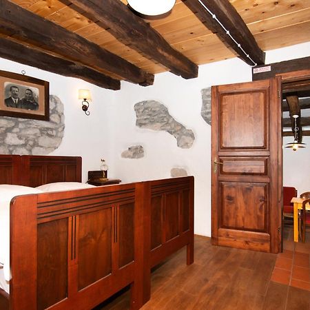 Apartments Valentinus 1800 Sežana Eksteriør bilde