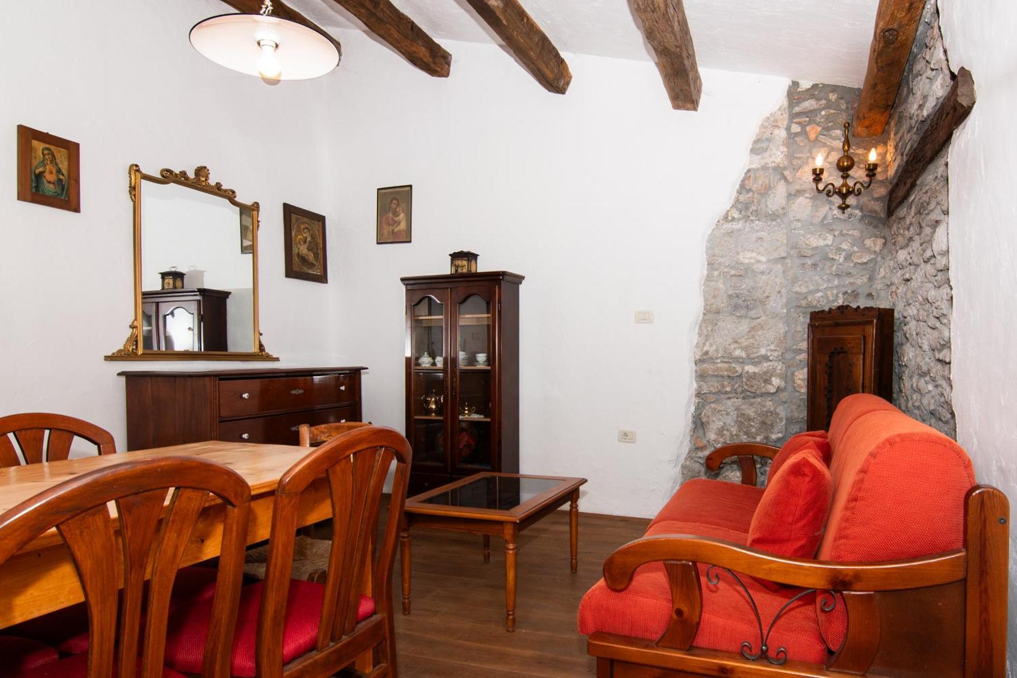 Apartments Valentinus 1800 Sežana Eksteriør bilde