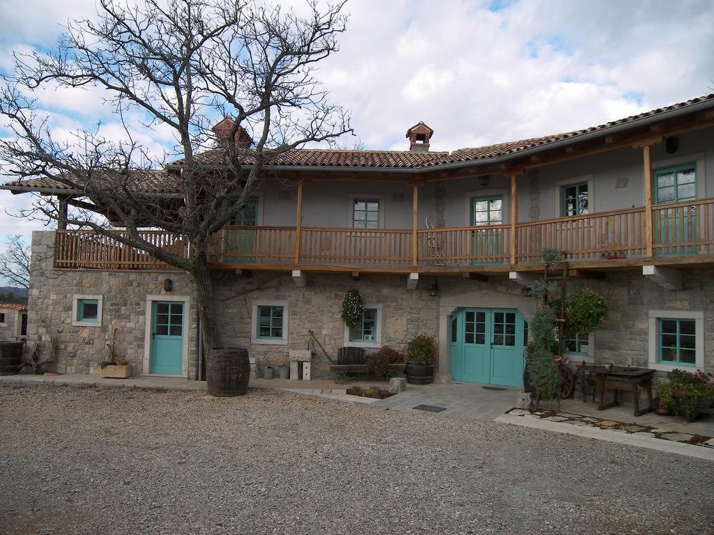 Apartments Valentinus 1800 Sežana Eksteriør bilde